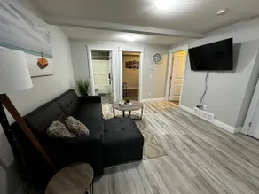 Premium, New Suite in Friendly Neighborhood - Image 4