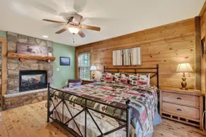 River Woods Retreat: Hot Tub, Hikes, 2 Fireplaces, EV - Image 2