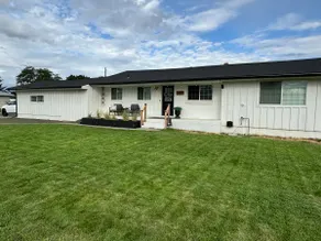 1/ 3 acre,hot tub,playground&NEW Volleyball court! - Image 4