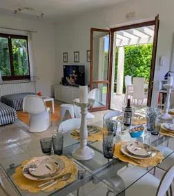 Villa Marina Pietrasanta: Garden and 1 km from the Sea - Image 2
