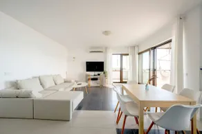 Spacious 3BD flat with PARKING and SEA VIEW by Flat Mаnаger - Image 2