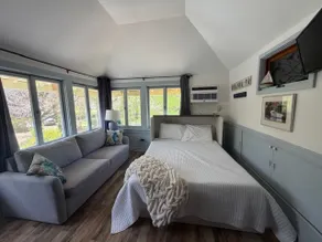 Treehouse Studio - kayaks included - Image 2