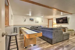6 Mi to Big Sky Resort! Group Retreat w/ Mtn Views - Image 5
