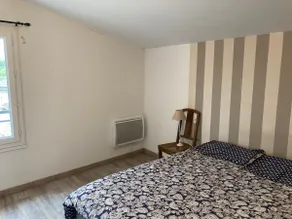 Bright 2-Bedroom Townhouse with Terrace - Image 4