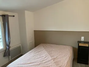 Bright 2-Bedroom Townhouse with Terrace - Image 3