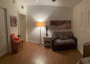 College Park 1 bed, 1 bath gem. - Image 3