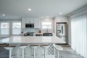 Brand new remodeled 4 bedrooms home on the pier - Image 3