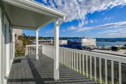 Brand new remodeled 4 bedrooms home on the pier - Image 4