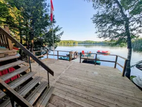 Lakefront Cozy Cottage full of Natural Light - Image 3