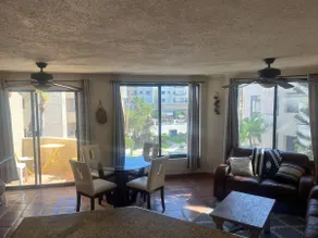 Lovely 2 bed/2bath in private gated community - Image 3