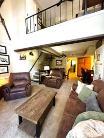 19B - 3 Bedroom Loft w/ 2 Bathrooms - Image 2