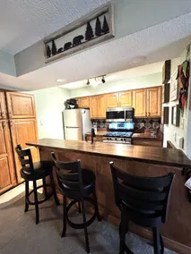 19B - 3 Bedroom Loft w/ 2 Bathrooms - Image 3