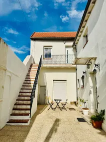 Bright Family Loft in Marseille 120 m2 3 Bedrooms - Image 5