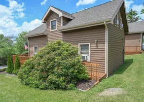 Hartwood Haven - Steps from lake, boat slip & fun! - Image 2