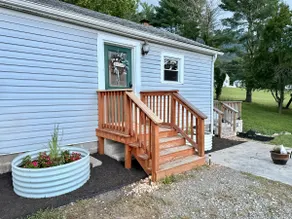 Charming James River Cottage - Image 5