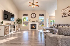 Beautiful home W/Pool Close to National Parks. - Image 4