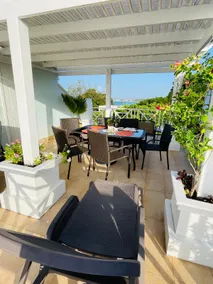 Coastal Serenity - Private Rooftop, 1 min to Ocean - Image 3