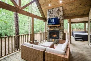 The Roosevelt- Perfect for all! Hot Tub, Free WiFi, FREE Firewood! - Image 3