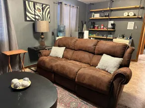 Entire Private and Relaxing Apartment - Image 4