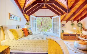 Luxury Bush Retreat- Sleeps 12- Near Beach & Town- Super Winter & Spring Special - Image 4