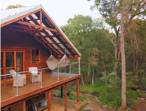 Luxury Bush Retreat- Sleeps 12- Near Beach & Town- Super Winter & Spring Special - Image 3