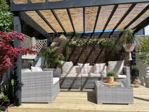 KIRA Beach House Large luxury 2 bedroom garden apartment - Image 5