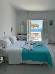 *BEACHFRONT STUDIO* for 2, Krios beach, Paros - Image 3