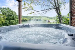 Fun Chic Lodge Sleeping 24｜Hot Tub ｜Games ｜View - Image 4