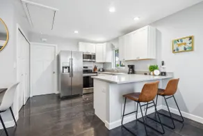Spacious Studio DTWN SRQ centrally located - Image 2