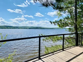 7BR Chalet · 3 Private Suites · Hot tub · Lake - Image 2
