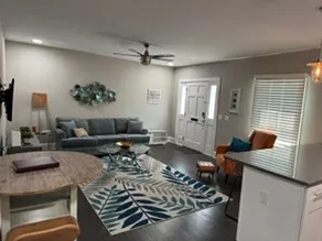 Modern Elegance in Historic Old Town Winchester - Image 2