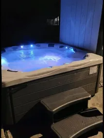 Lake Wawasee! Hot Tub/Gameroom/Pontoon Rental - Image 2