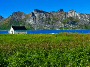 Nice house between fjords and mountains. - Image 5