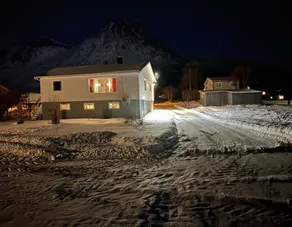 Nice house between fjords and mountains. - Image 4