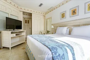 Pool and sea view suite at Resort Jurerê ILC2316 - Image 3