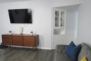 Reno'd 1BR Near Eat Street | Private Entrance - Image 3