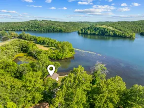 Private Hot Tub!  Kayaks. Serene Lakefront. Pool. - Image 5