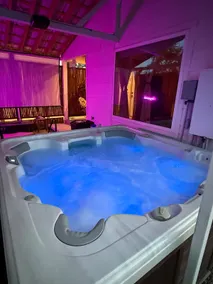 The Luxurious Hot Tub Paradise - Image 5
