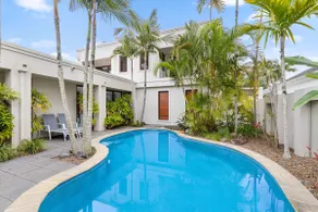 Quintessential Noosa Waterfront Home Heated Pool - Image 3