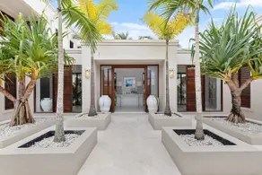Quintessential Noosa Waterfront Home Heated Pool - Image 5