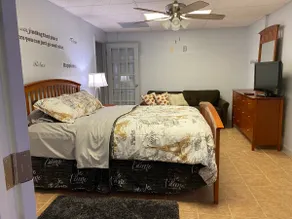 Stylish 1 BR basement apartment near Stn Mtn Park - Image 5