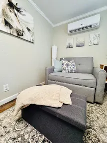 Cozy One Bedroom Apartment by Sweet Onion Home - Image 5