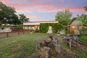 Boho Ranch in Hip East Austin with cowboy pool & hot tub - Image 5