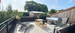Apartment with spa and vineyard views - Image 2