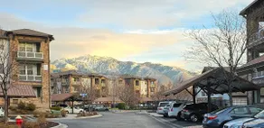 Spring is in the Air - Relaxing, 1st-Floor Suite - Image 4