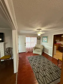 Home Away from Home in the Heart of Rockingham - Image 4