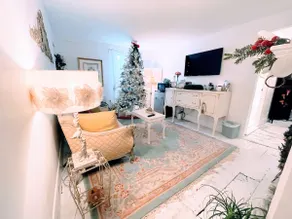 Private Downtown Suite 1805 Home - Image 4