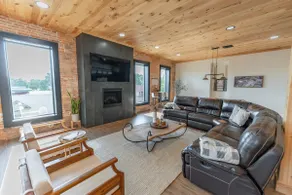 One of a kind loft | 4BR Near KC & Overland Park - Image 3