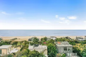 Super private and steps from the ocean - Image 2