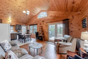 Fantastic 2BR Lakefront Dog Friendly | Dock - Image 4